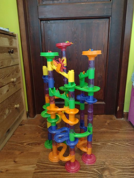 Piękny plastikowe kulodrom