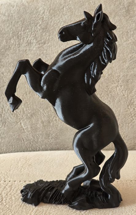 Przepiękna figurka kolekcjonerska włoska konia arabskiego. NOWA.