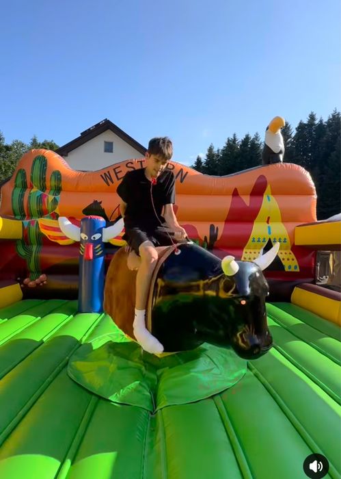 Byk rodeo dmuchaniec piknik festyn impreza