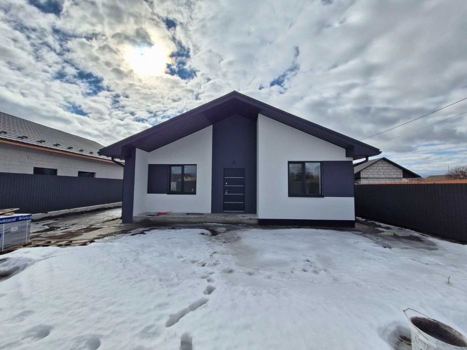 Продаж нового будинку, р-н вул. Бежівка, центр