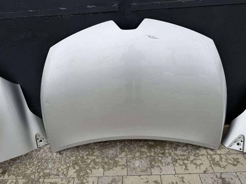 Капот Renault Clio 4