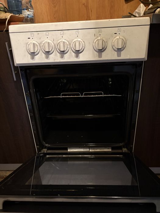 Kuchenka elektryczna Beko FSS57000GW