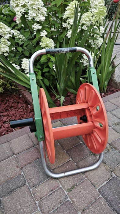 Stojak na wąż ogrodowy zwijacz do węża ogrodowego Gardena