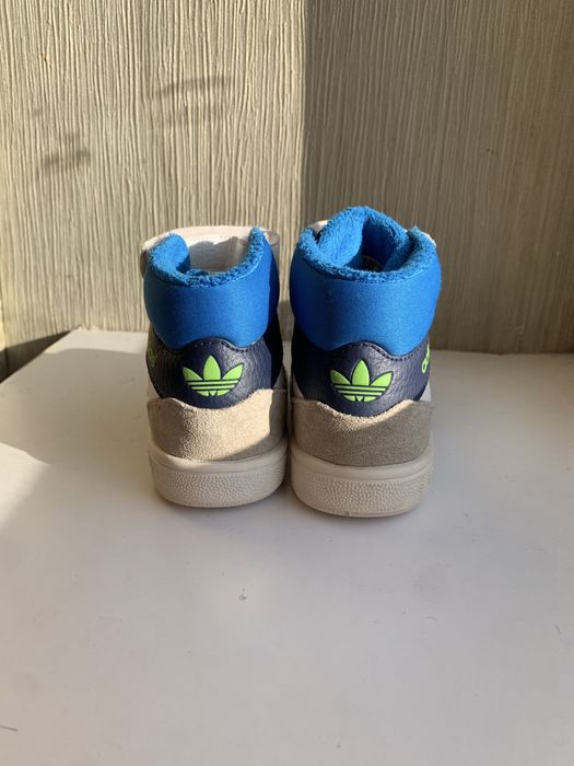 Дитячі кросівки адідас 24р