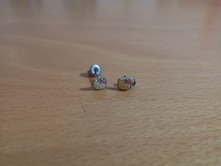 Mega lote de bijuteria variada: anéis, pulseiras e colares