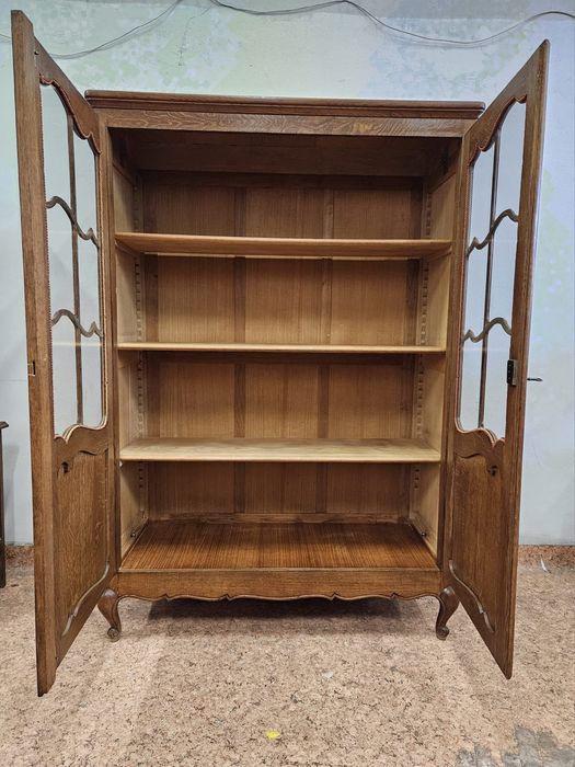 Ładna stylowa biblioteczka Ludwikowska witryna Francja /
