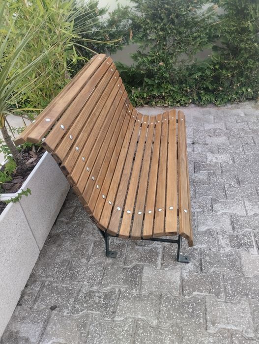 Banco de jardim em madeira e ferro