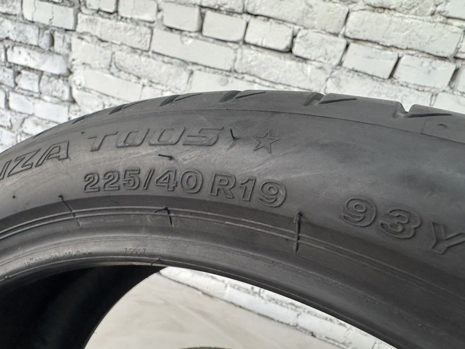 Зимові шини Bridgestone 225/40 R19