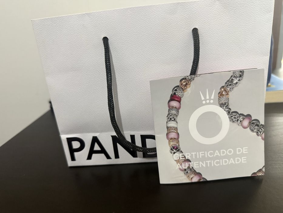 Anel dourado da pandora