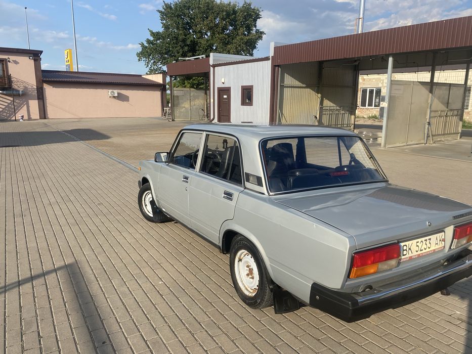 Автомобіль ВАЗ 2107