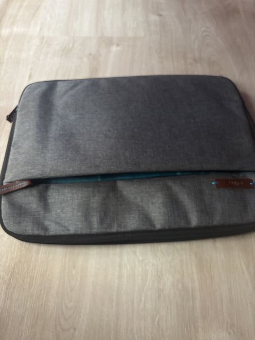 Sprzedam używany pokrowiec na notebooka