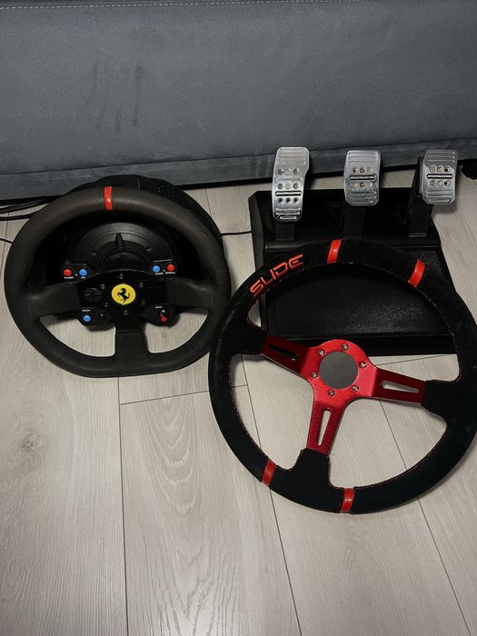 Thrustmaster T300 Ferrari Alcantara - Pełny zestaw + Dodatkowa kierownica