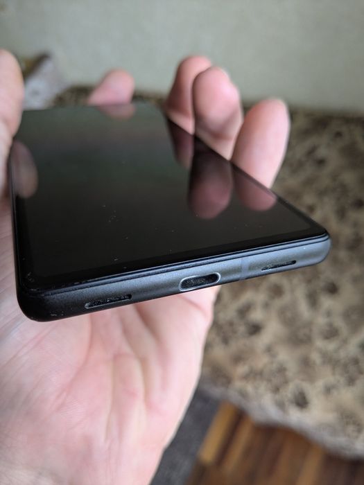 Google pixel 6a 6/128 charcoal