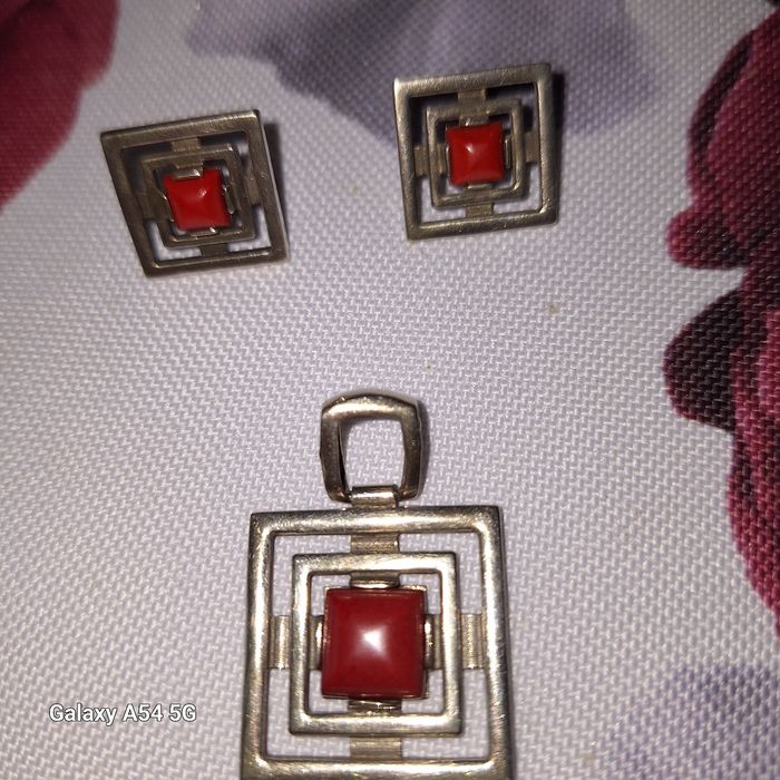 Komplet srebrny z koralem