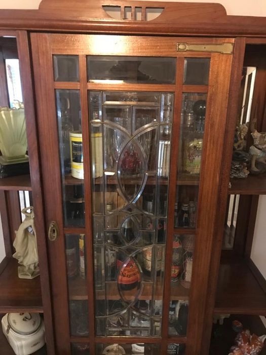 Movel  cristaleira Arte Nova