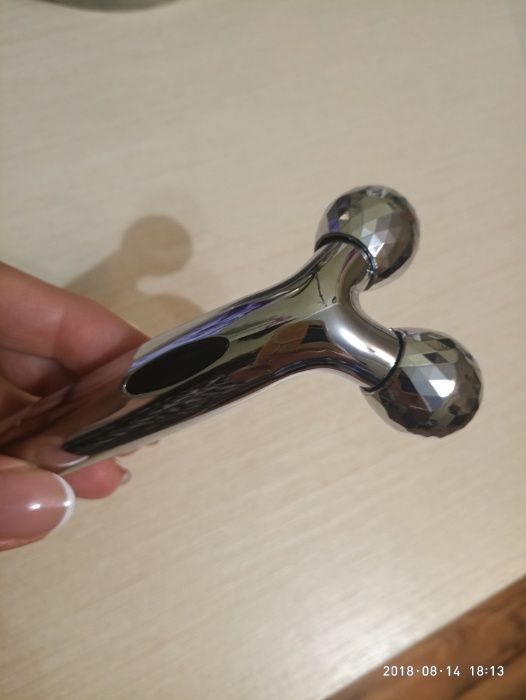 Массажер для лица и тела.