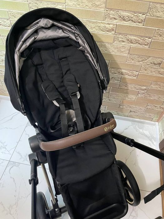 Прогулянкова коляска Cybex Priam в чорному кольорі в чудовому стані
