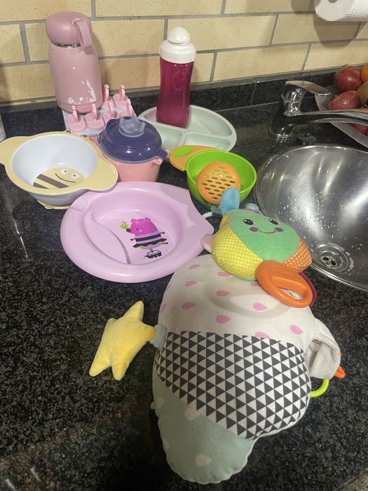 Cadeira papa Ikea com pousa pés e almofada impermeavel