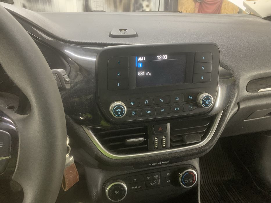 Продаж ford fiesta mk8 2018 року 1,1 бензин