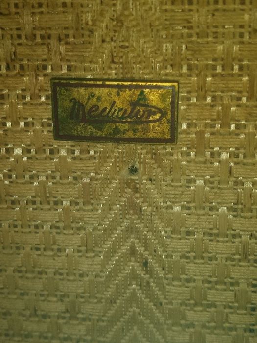 Rádio a válvulas Mediator anos 50