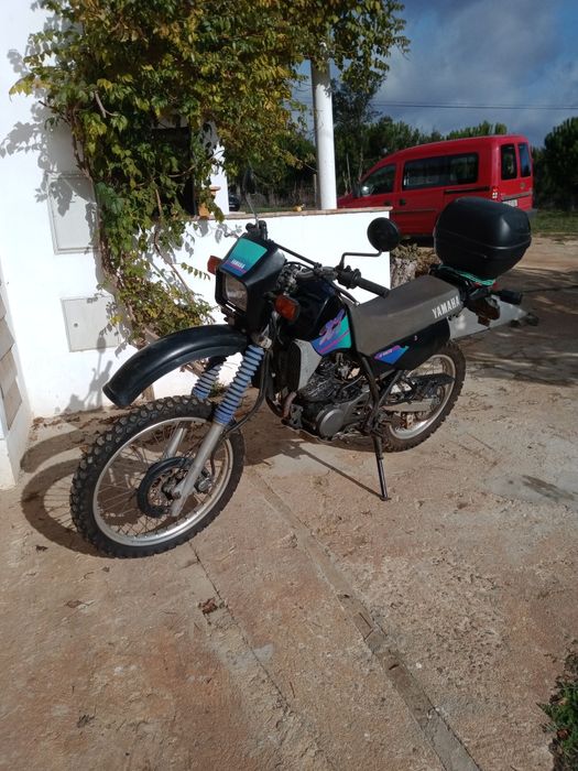 Yamaha XT 350 em bom estado