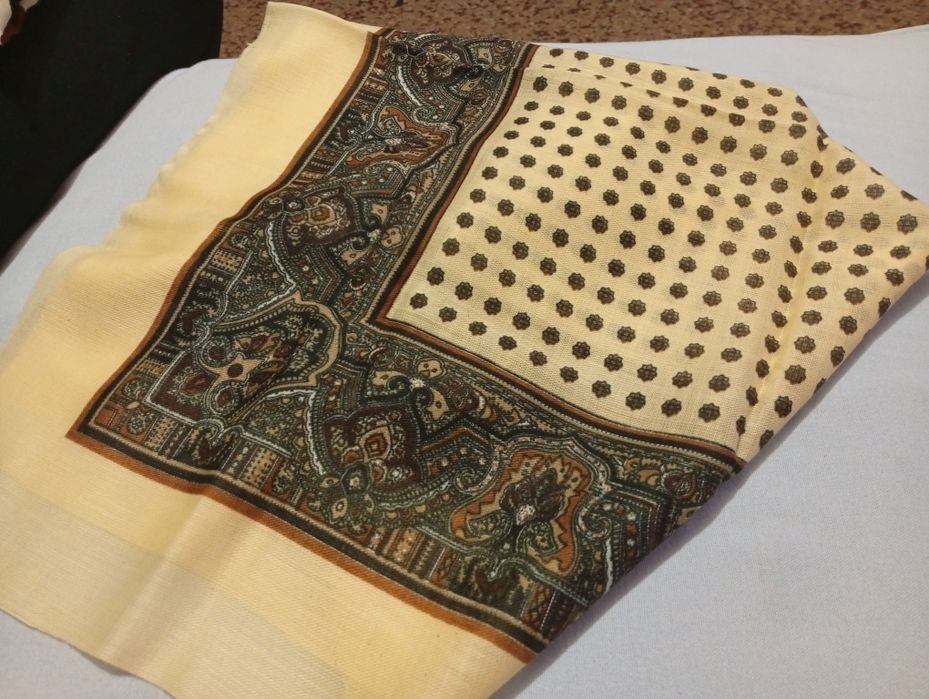 Хустини   жіночі  ціна за всі