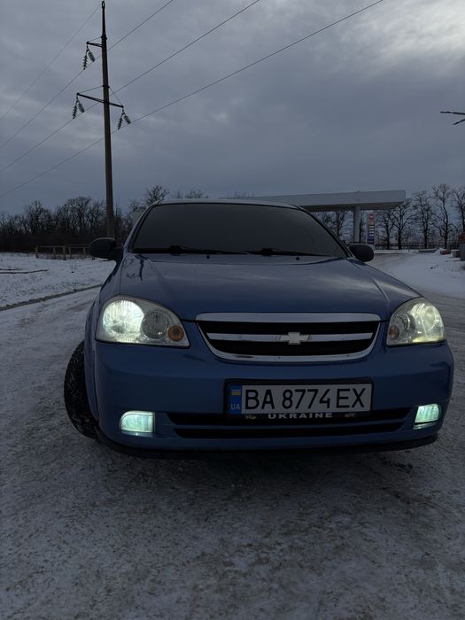 продам машину Chevrolet