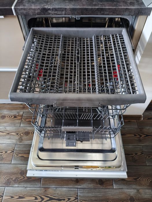 Посудомийна машина вбудована Whirlpool WIC3C34PFES