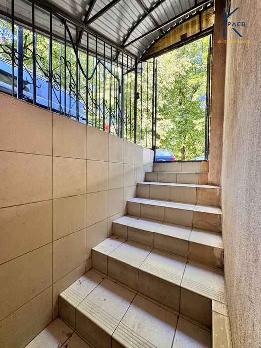 Оренда приміщення на Зарічанській