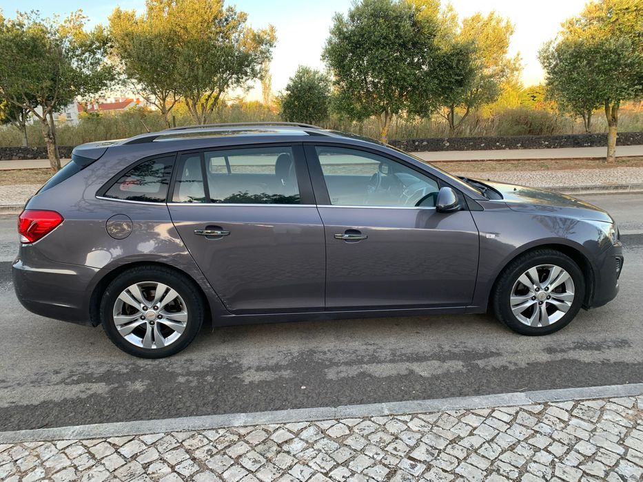 Chevrolet Cruze carrinha SW LTZ 130cvs