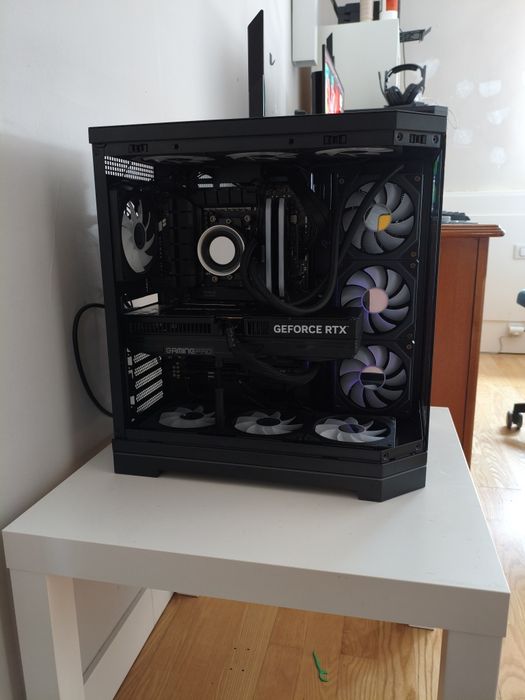 Komputer RTX 5080 7800X3D 32GB RAM X670 ASUS TUF