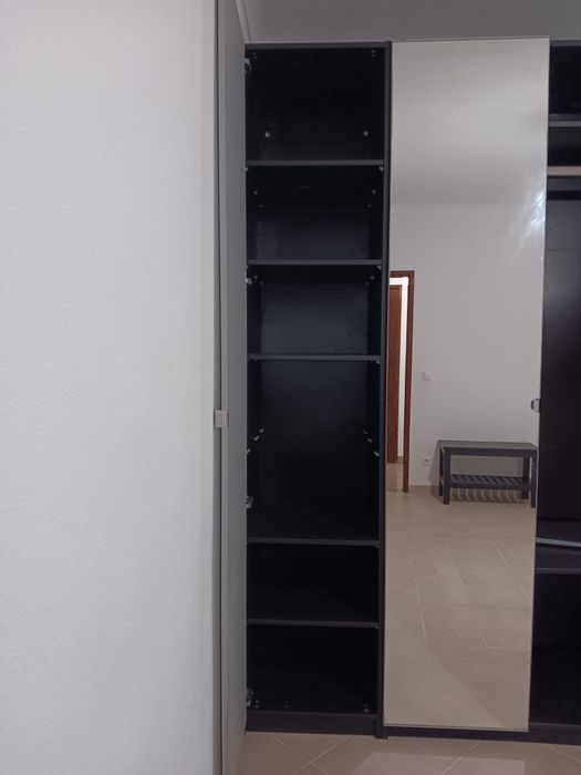 Roupeiro ikea Pax com 3 portas espelho