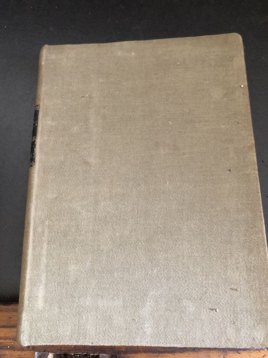 Livro sobre concessoes em Angola