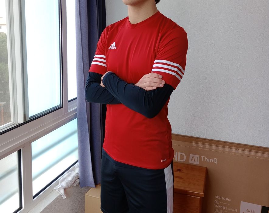 T-shirt Adidas..
