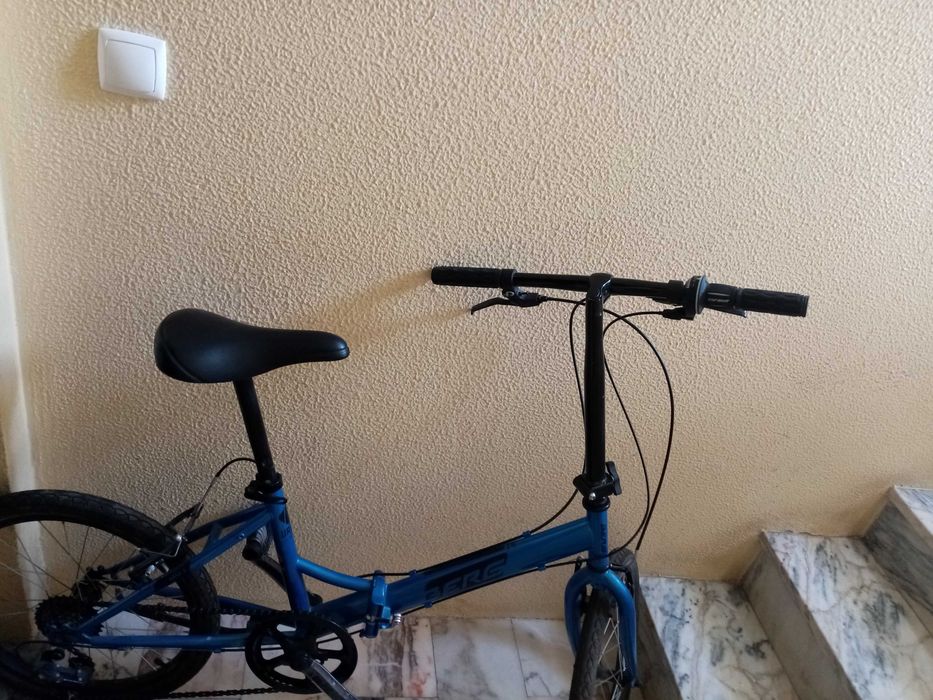 Vendo uma bicleta dobrável