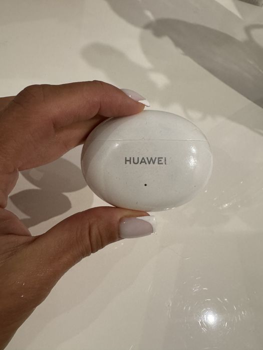 Навушники  HUAWEI  freebuds