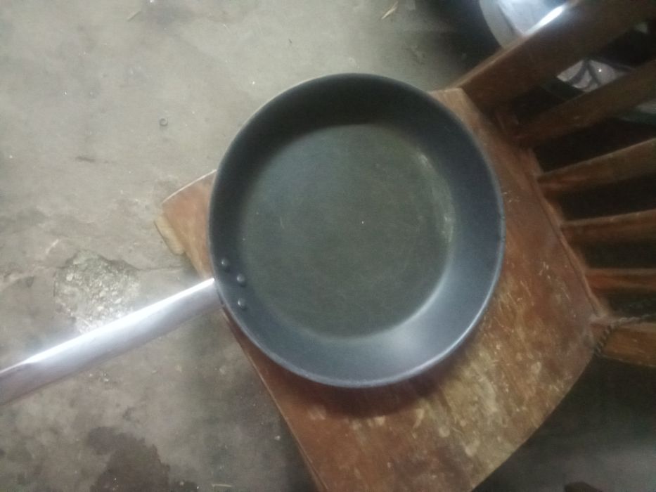 Frigideira IKEA. Impecável.