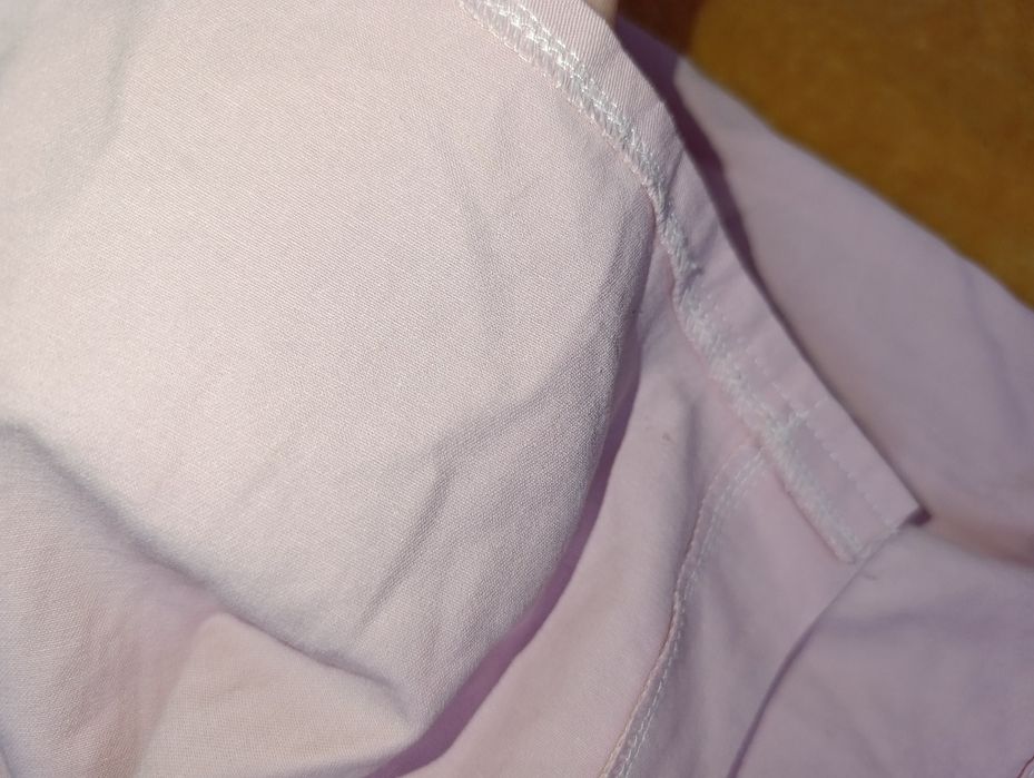 Продам ніжно-пудрову жіночу спідницю вільного фасону.