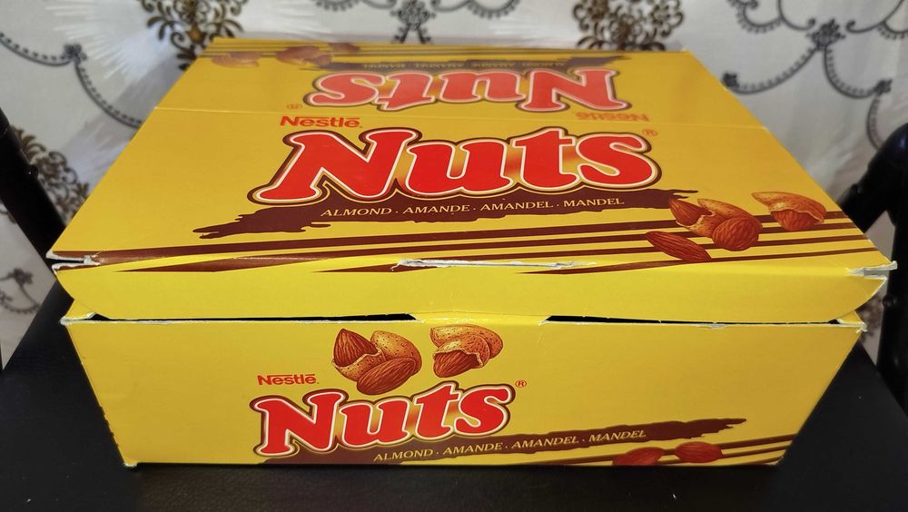 Раритет. Коробка от батончиков Nuts 1994 г.