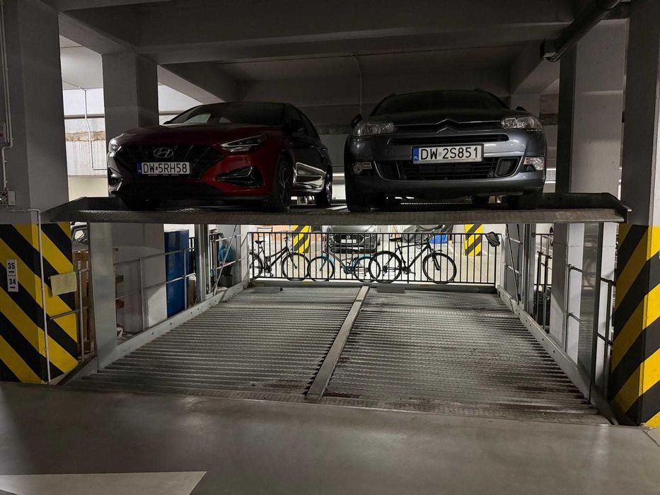 Wynajmę platformę windową na 2 miejsca postojowe we Wrocławiu przy Jesionowej 50