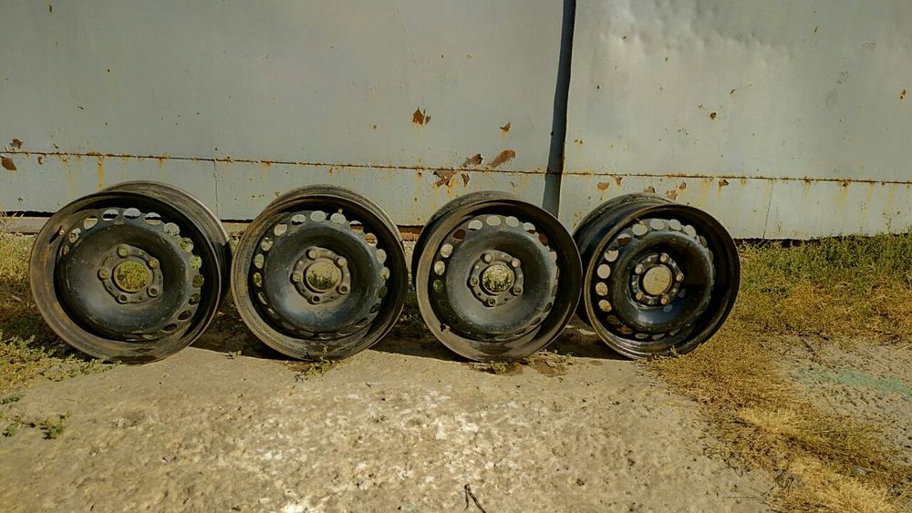 Диски на БМВ. В хорошем состоянии.