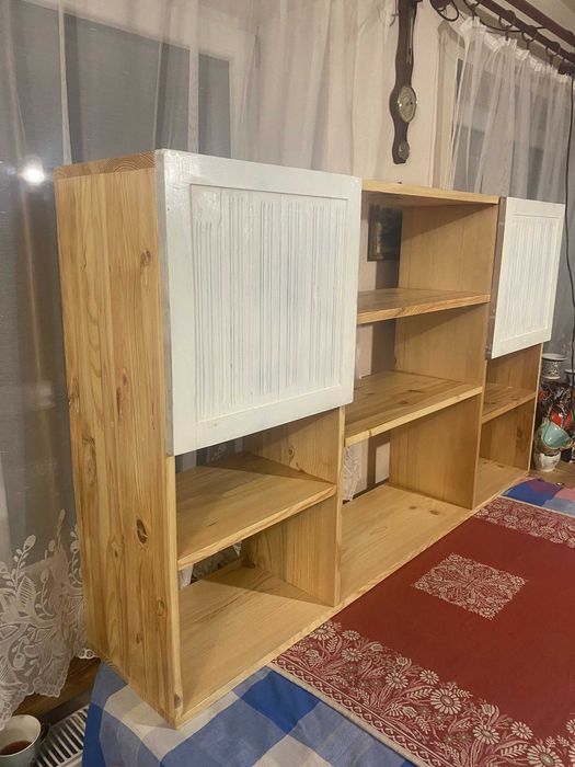 Półka nad biurko z litego drewna sosnowego