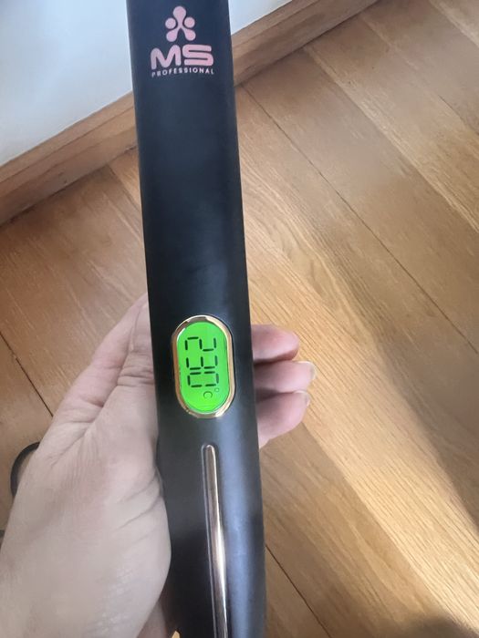 Prancha / Alisador cerâmica, turmalina, titânio e infravermelhos,