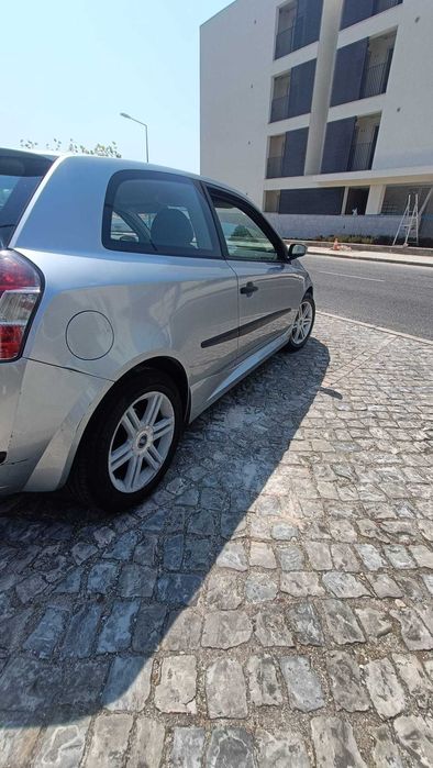 Vende-se Fiat Stilo 1.4 16v 95cv