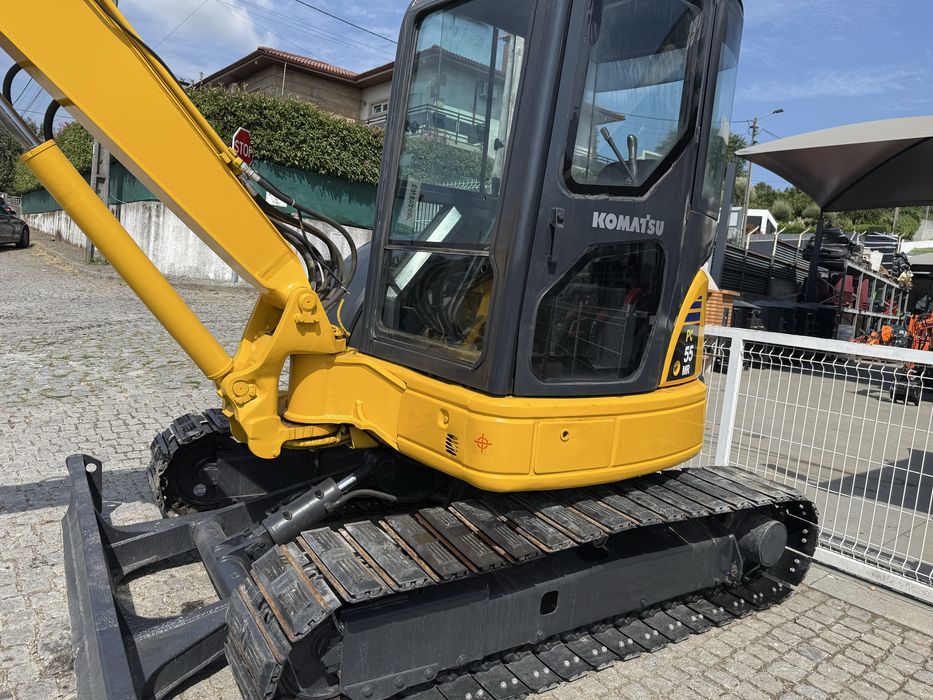 Retroescavadora KOMATSU MR55