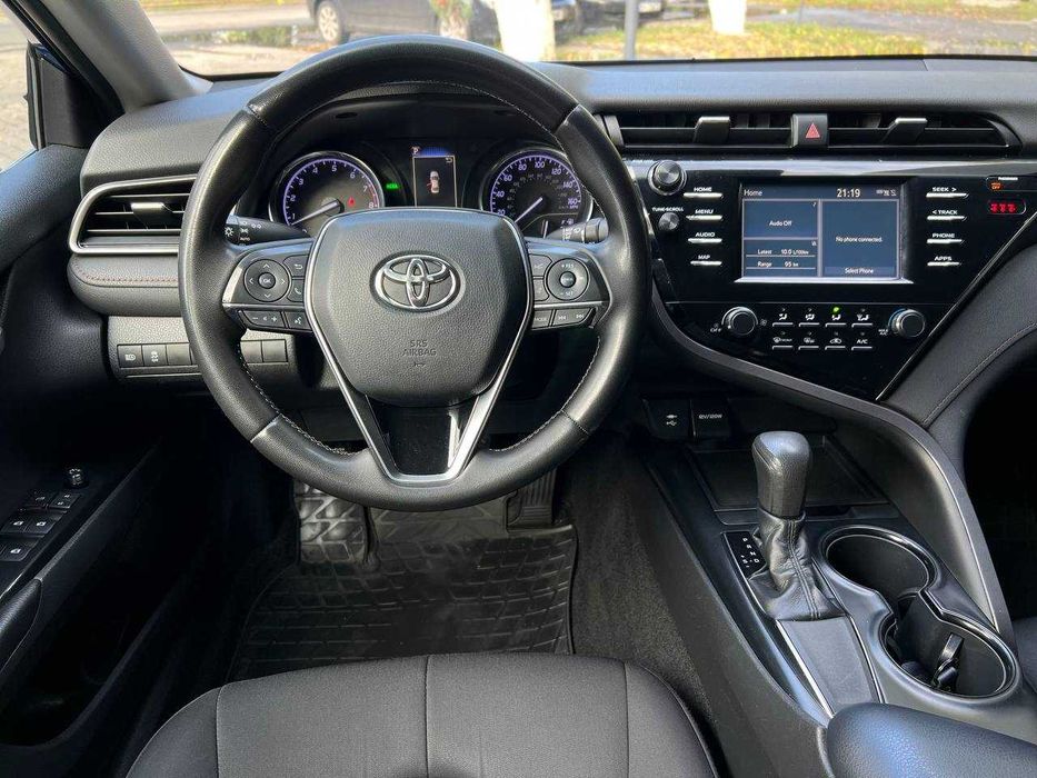 Toyota Camry 2019