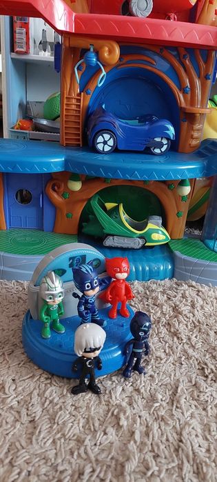 База герої в масках  з машинками