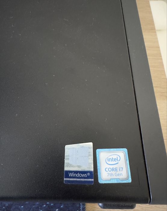 Computador Lenovo ThinkCentre M710s - Intel i7-7700