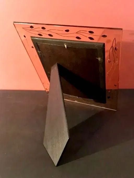 CAIXILHO - início séc XX - vidro trabalhado pintado a ouro 33 x27 cm/s