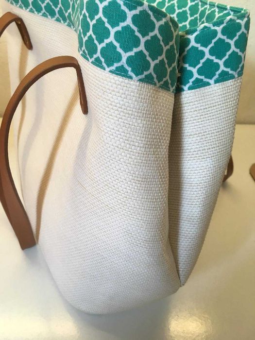 Mala Bege e Verde com Estrela e Pompom